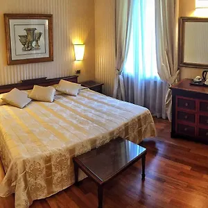 Otel Cecil, Roma